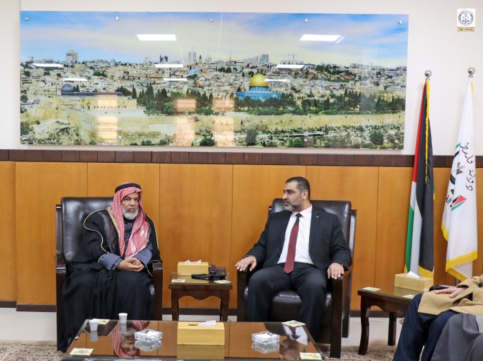 وفد عائلة بربخ برئاسة الشيخ أسامة بربخ